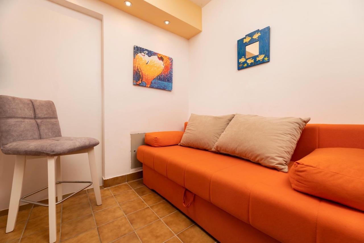 Apartman "Ela" Njivice Exterior foto